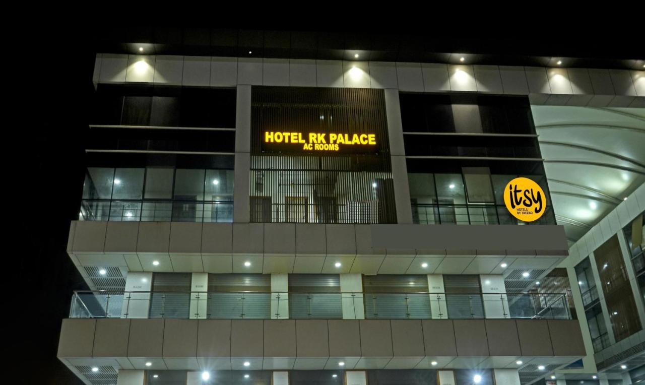 Itsy Hotels Rk Palace Вадодара Экстерьер фото
