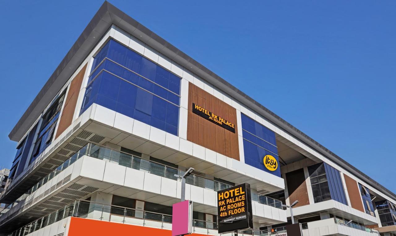 Itsy Hotels Rk Palace Вадодара Экстерьер фото